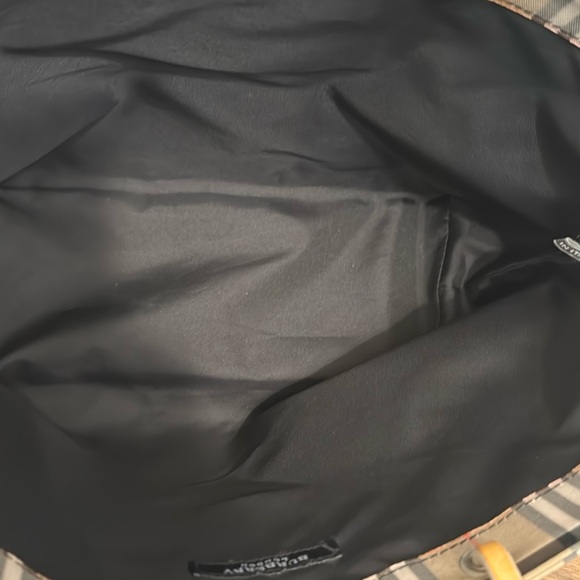 Burberry tote bag ๐ผ and cosmetic pouch ๐ in good condition beautiful clean. - Picture 11 of 16